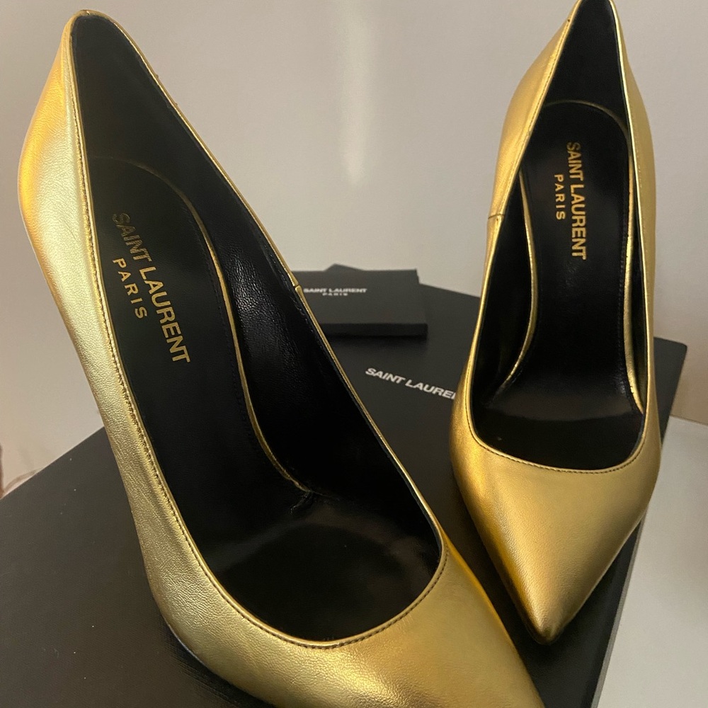 Authentic Yves Saint Laurent Opyum Pumps BNWT/never worn. Original box.